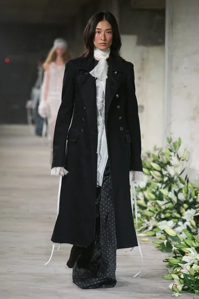 Look 14